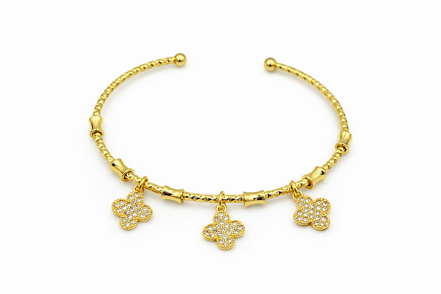 Pulsera con 3 dijes
