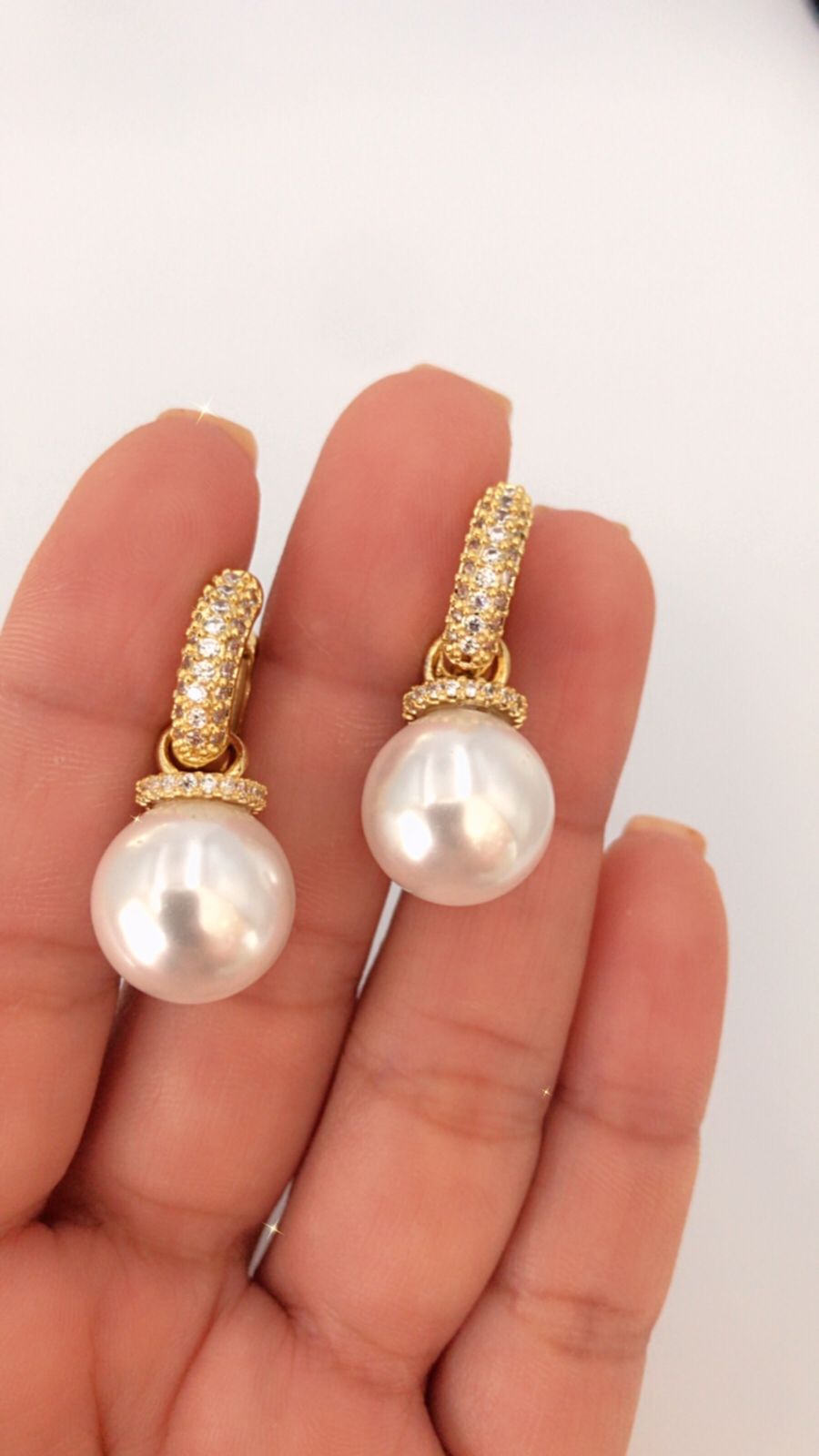 Z013 Aretes Goldfilled con circonia y perla shell .