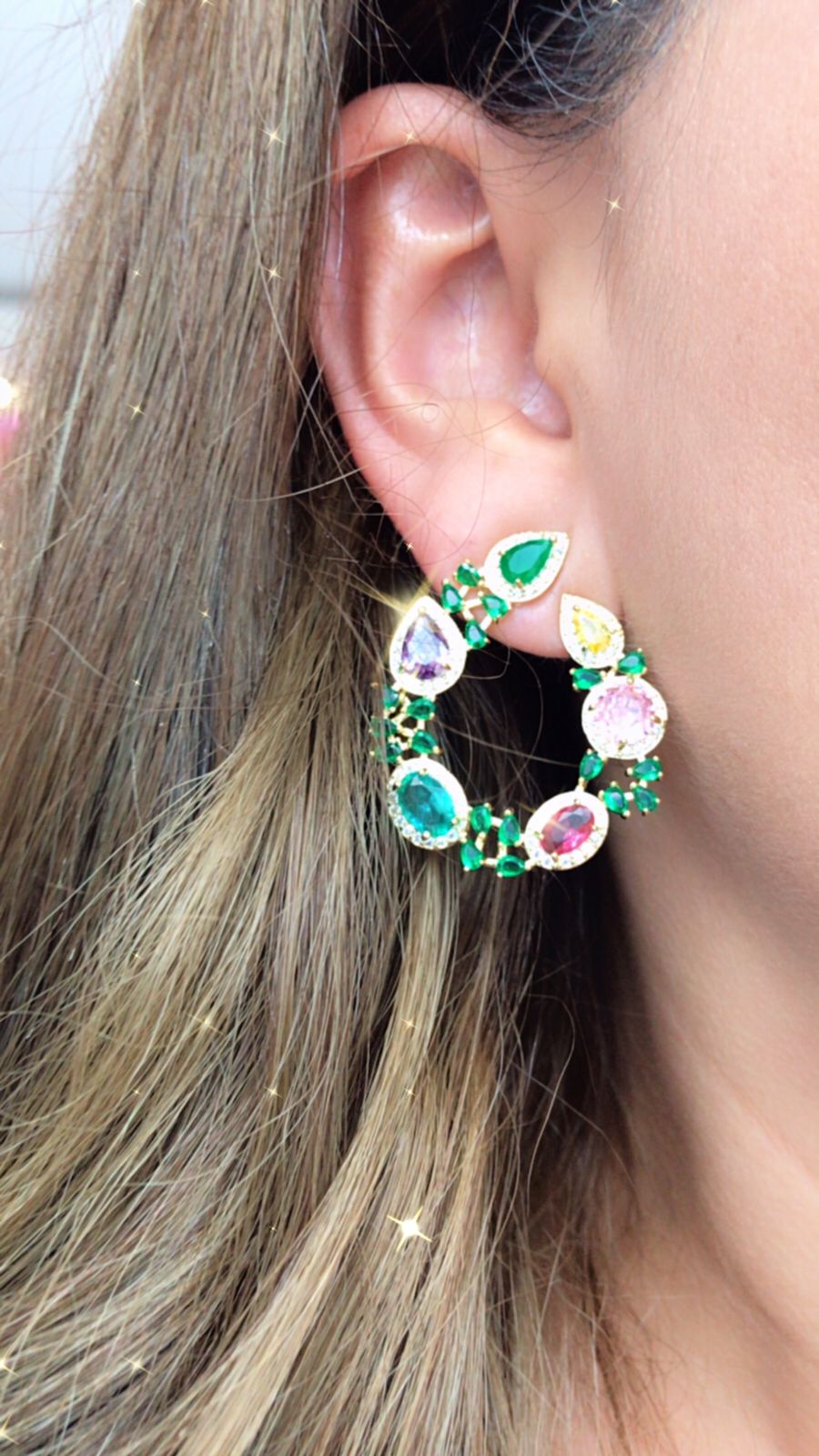 Z017 Aretes Goldfilled con circonia Multicolores, Seguro de pin y mariposa.