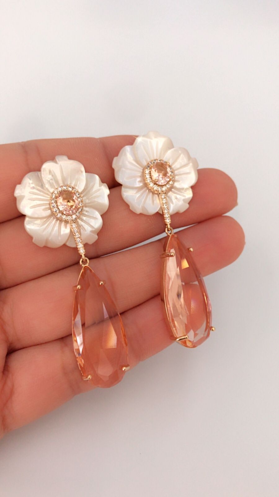 Z023 Aretes Goldfilled con circonia rosa.