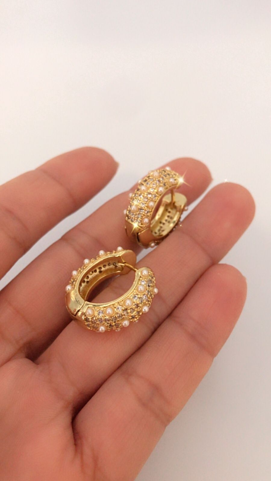 Z026 Aretes Goldfilled con Perla shell .