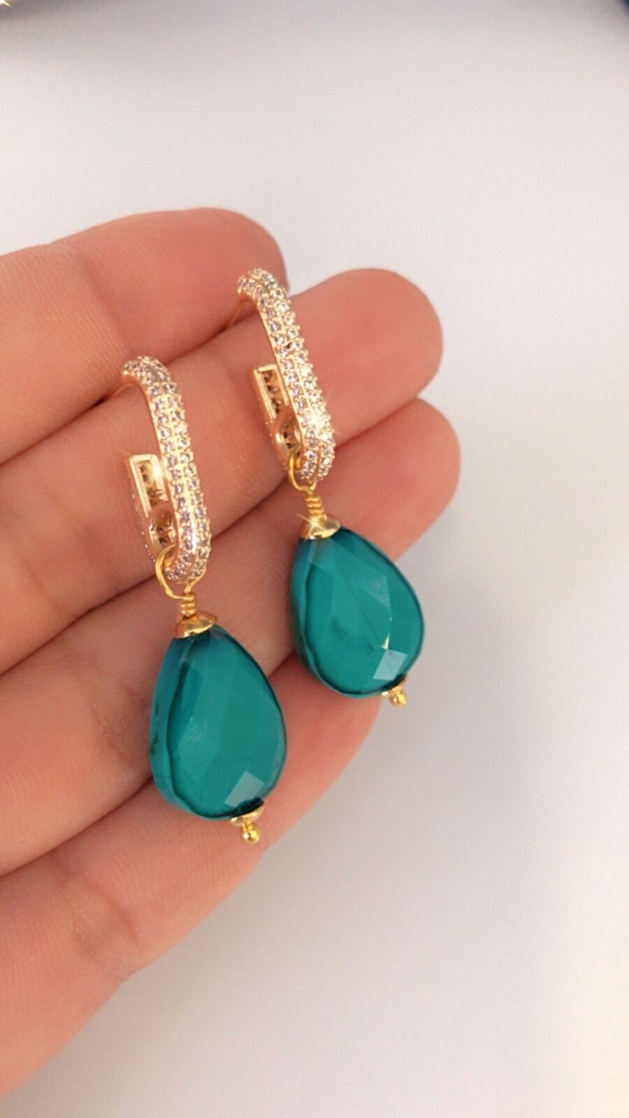 Z03 Aretes Goldfilled y cristal verde esmeralda