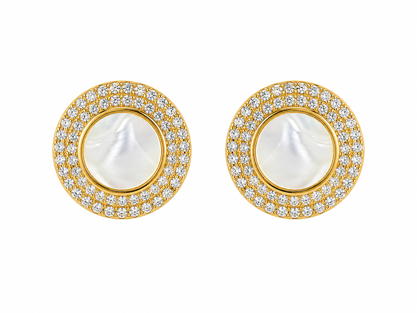 Aretes tipo botón Goldfilled y microcirconias en su alrededor.