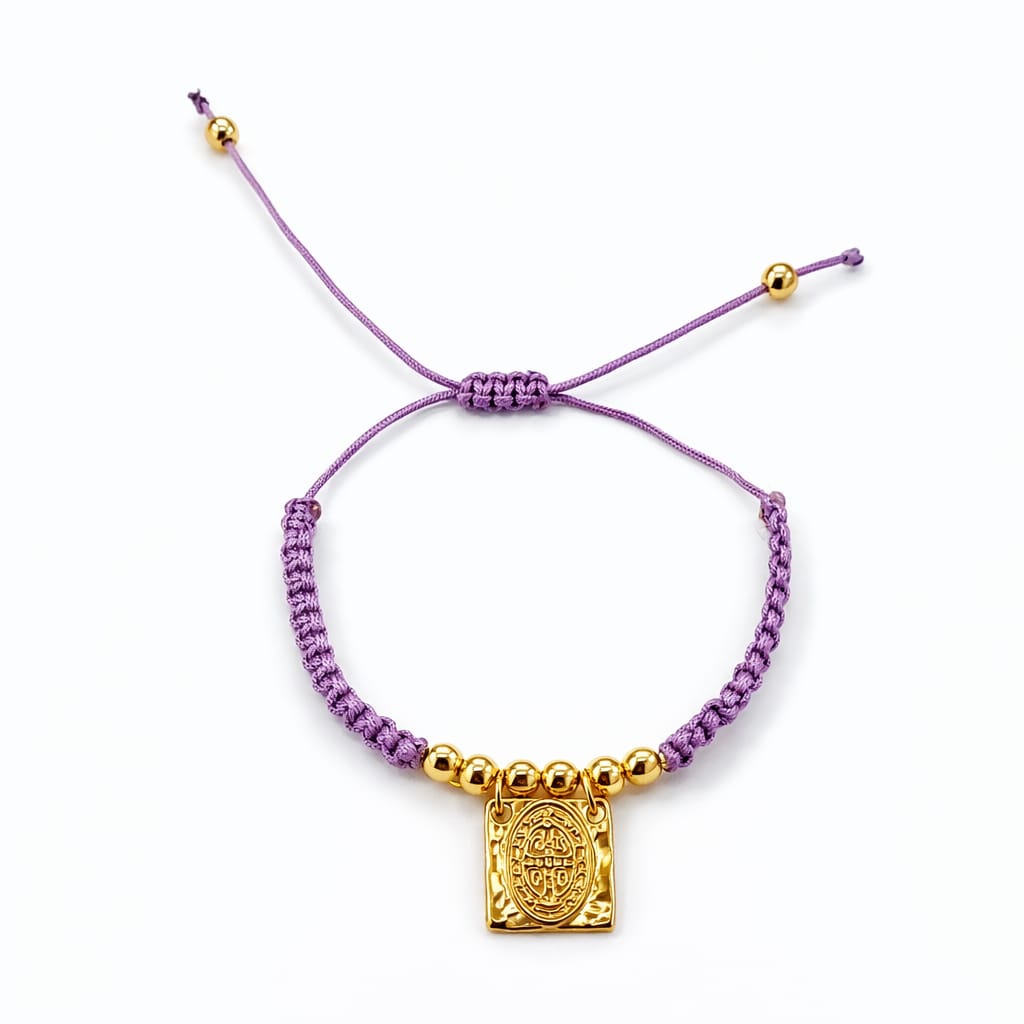 Pulsera de macramé y dije
