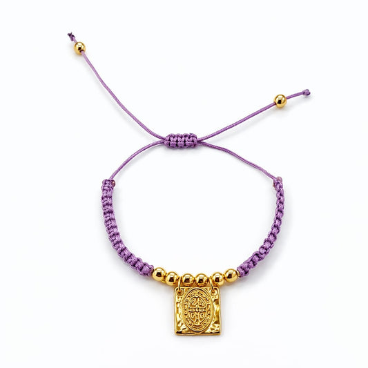 Pulsera de macramé y dije