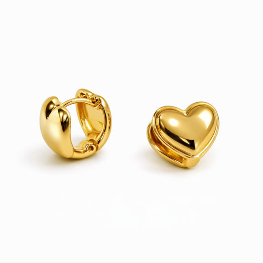 Aretes Huggie de corazón