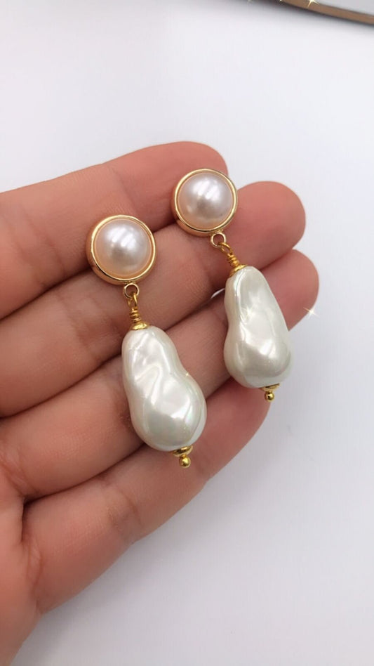 Z01 Aretes dorados Goldfilled y perla shell.