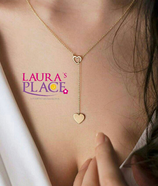 Cadena de plata y baño de oro con dijes de corazón